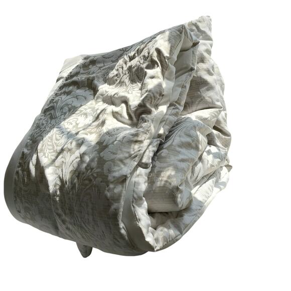 AT HOME! ECRU & CREAM HEAVY DAMASK W/CREAM INSETS LUXURY COMFORTER! QUEEN SIZE! - Picture 2 of 12